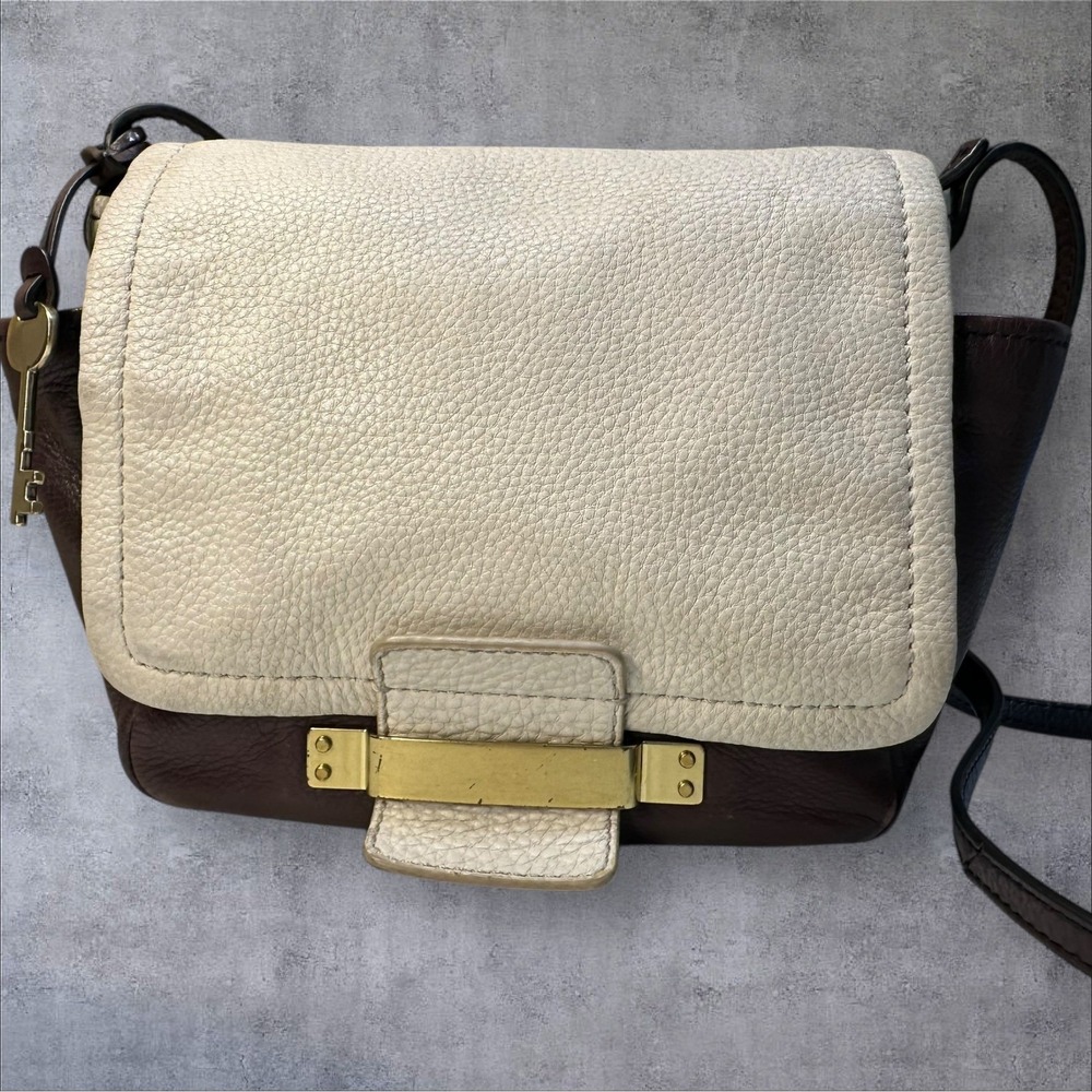 Fossil Leather Crossbody Bag Two Tone Ivory Brown‎ Flap Key Accent